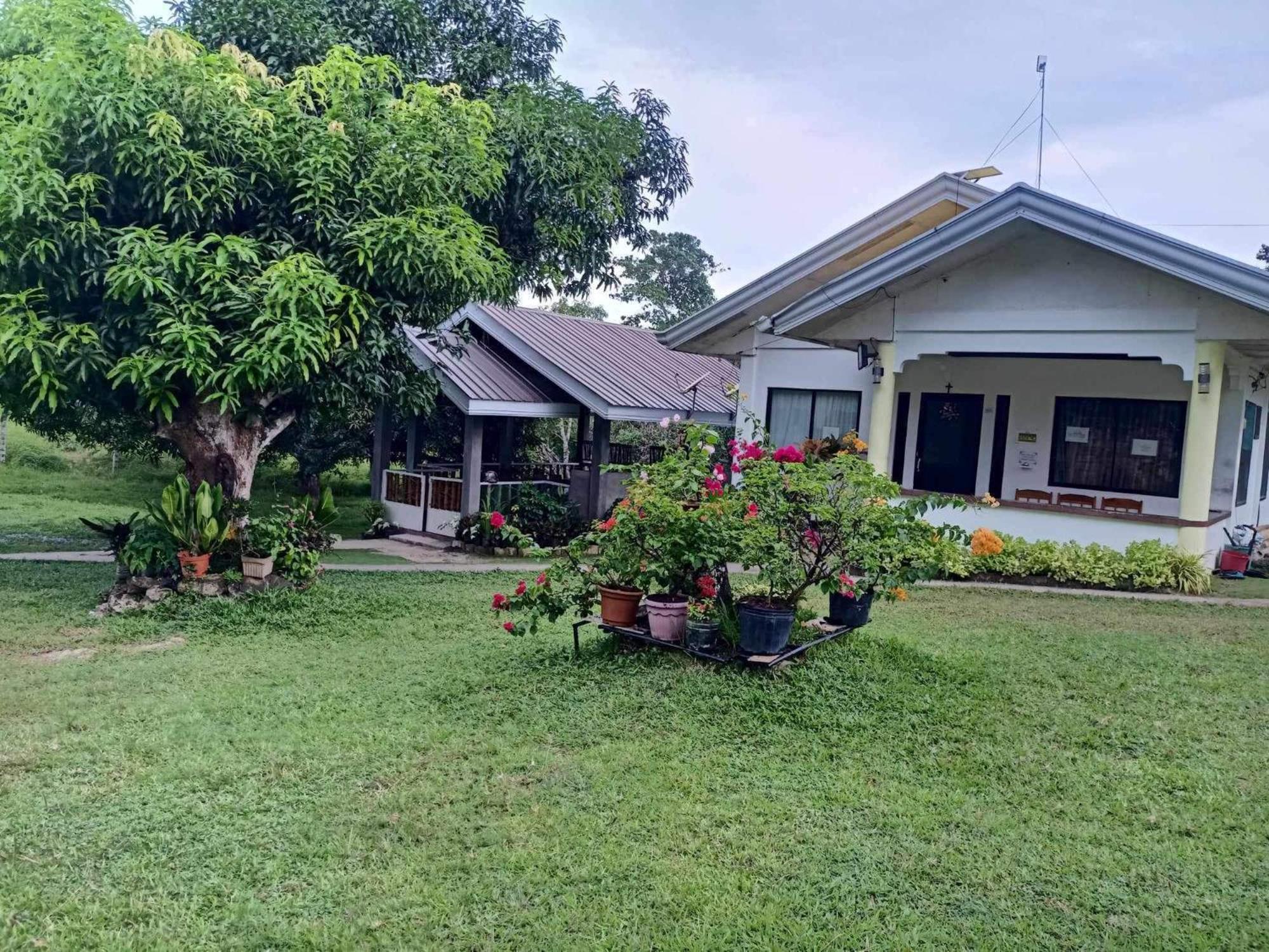 Guindulman Balai Mariacaria Pension House المظهر الخارجي الصورة